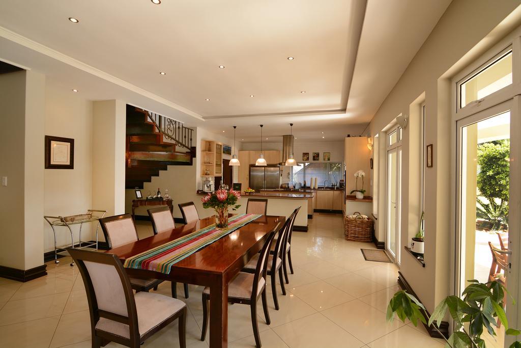 Sandown Guest House Joanesburgo Exterior foto